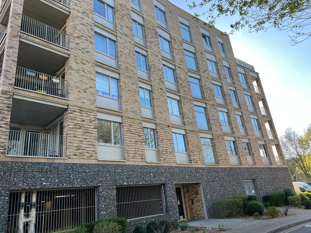 Property photo 1 of 10