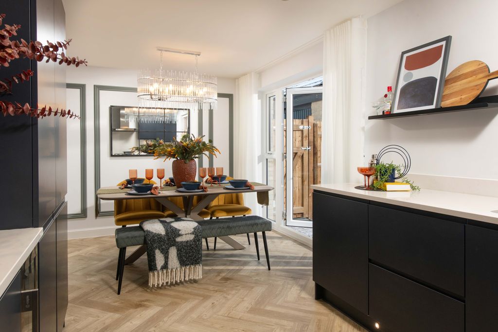 Property photo 3 of 10 Kingsley Dining Area