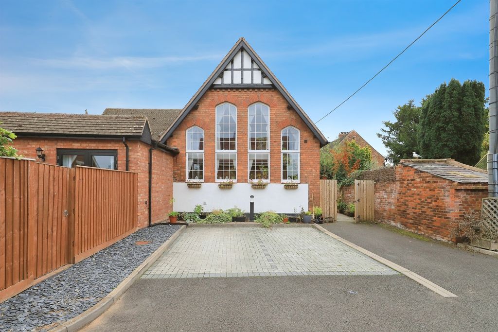 Property photo 1 of 17