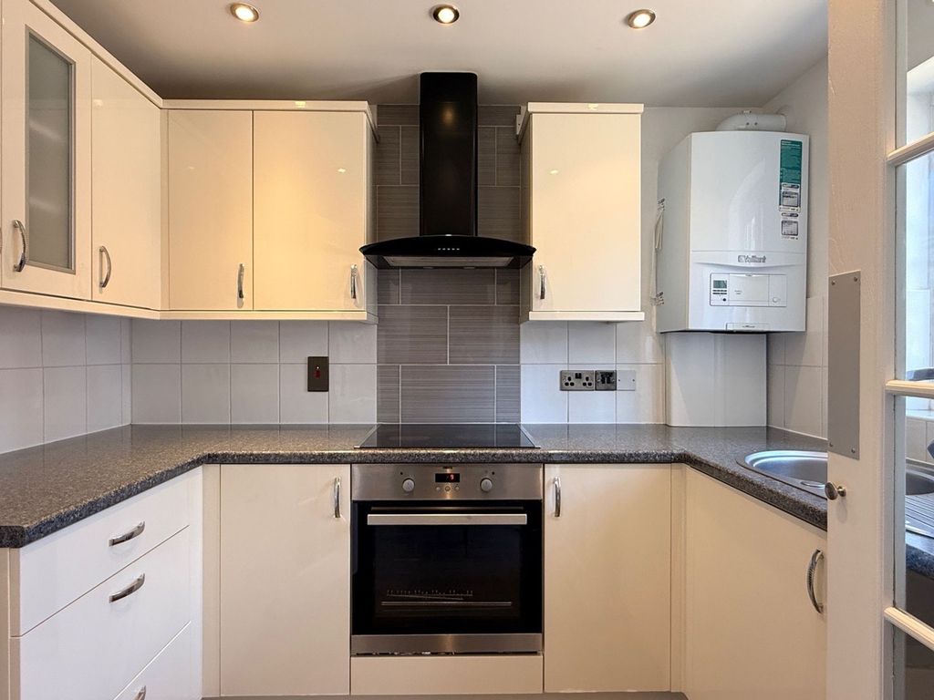Property photo 2 of 18 Kitchen