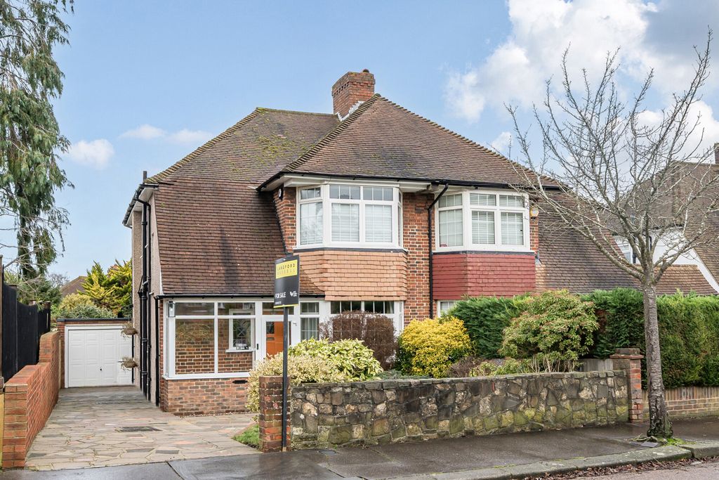 Property photo 1 of 17 External