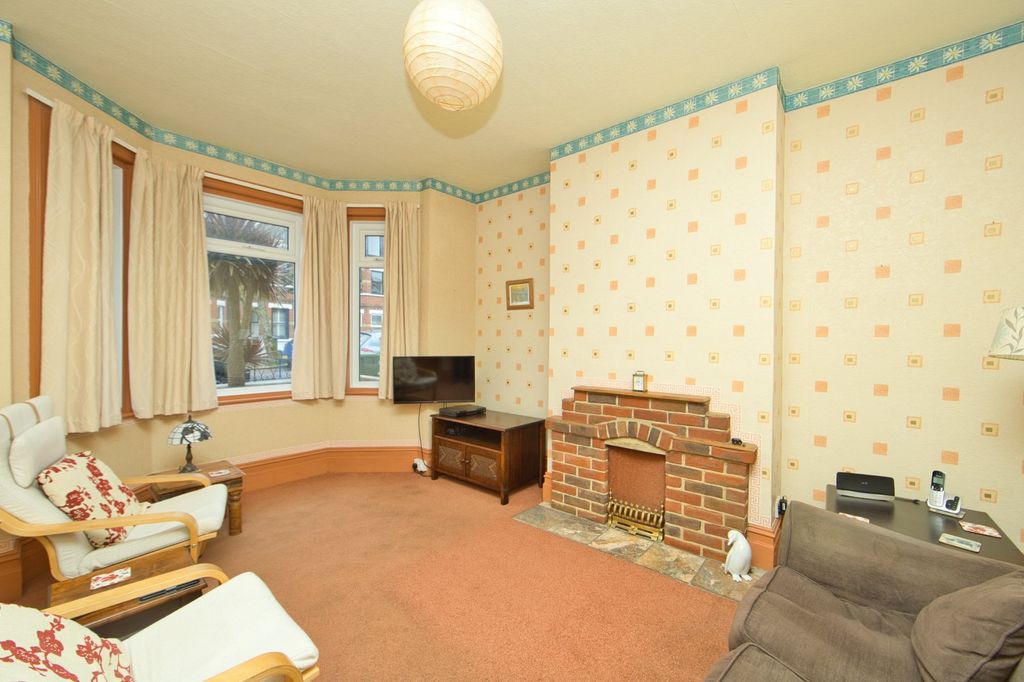 Property photo 2 of 12 Picture 2