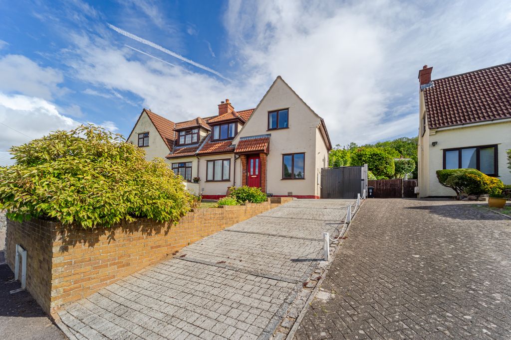 Property photo 1 of 19 3 Bed Semi-Detached House For Sale