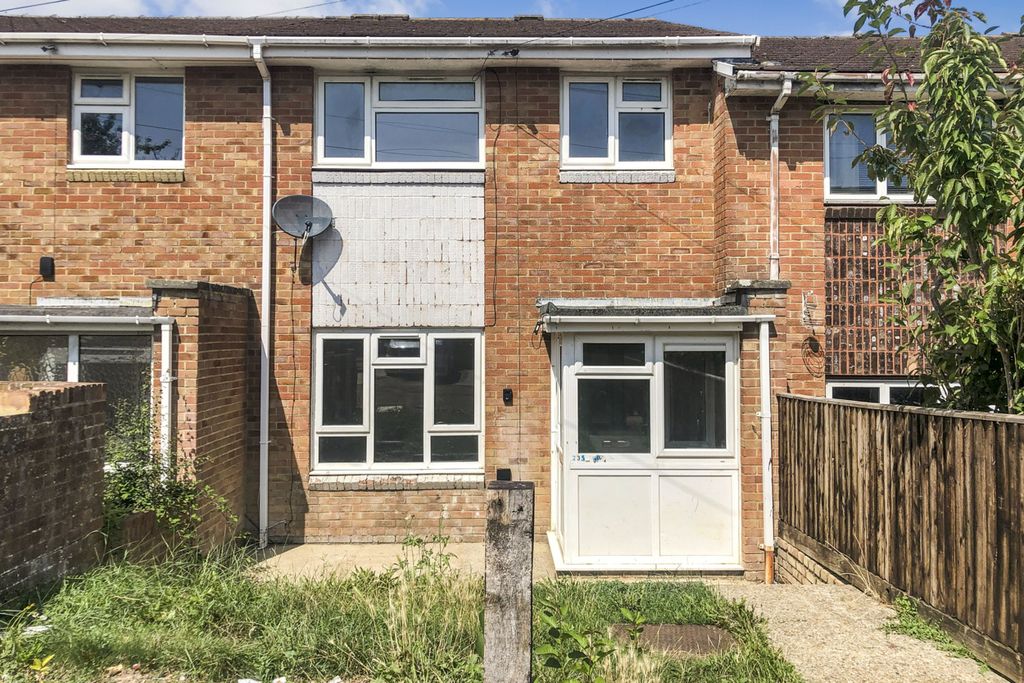 Property photo 1 of 12 235 Gunville Road, Newport, Isle Of Wight, Po30 5Lu