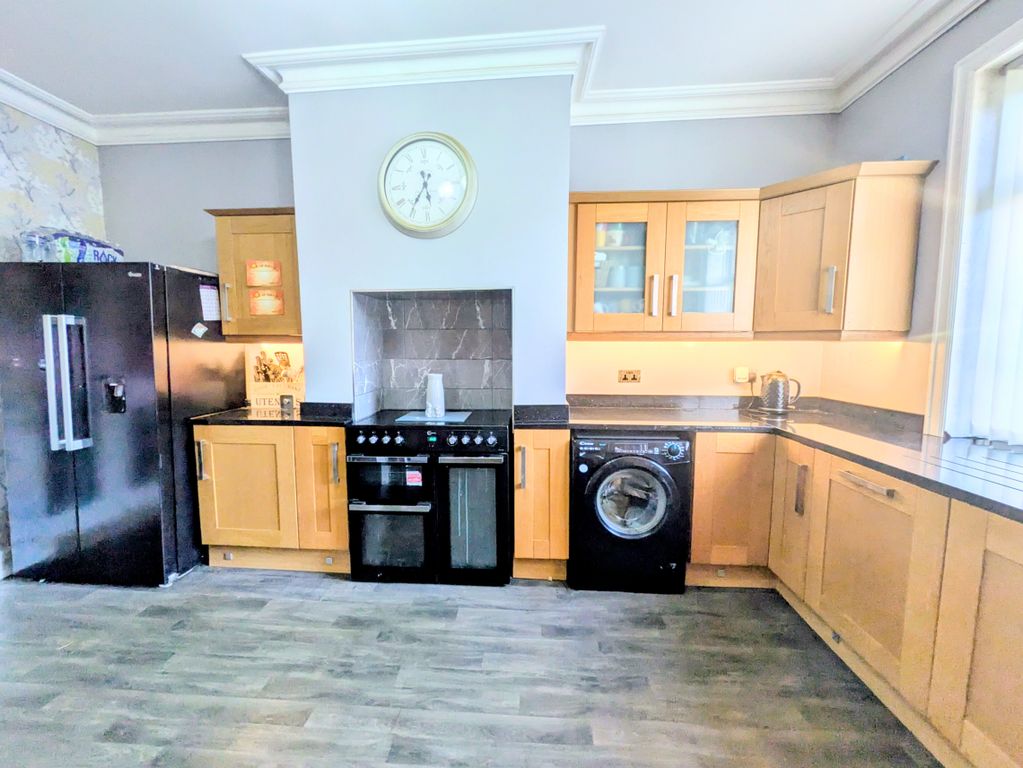 Property photo 2 of 30 1000038360