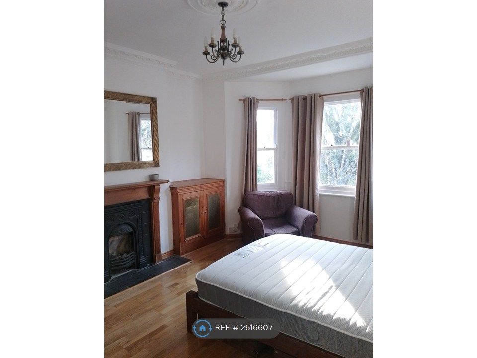 Property photo 3 of 27 Front Bedroom