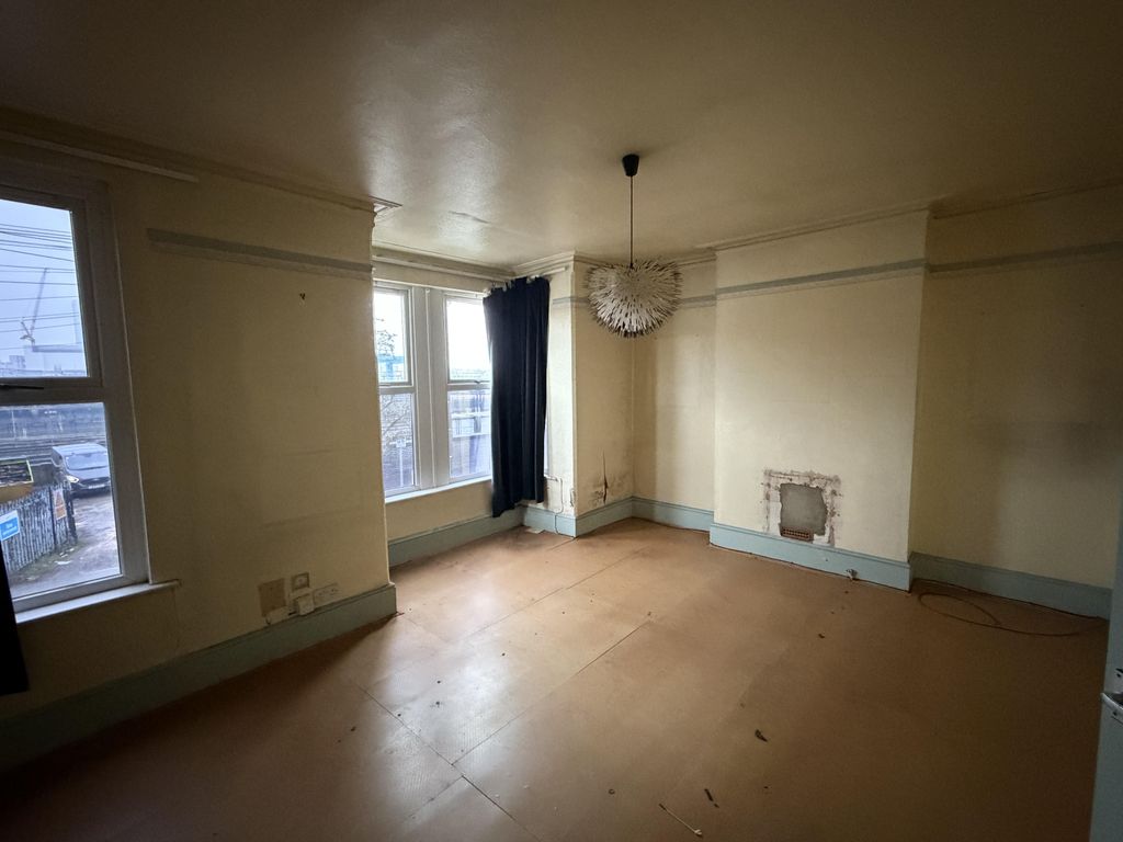 Property photo 3 of 6 Img_0266.Jpg