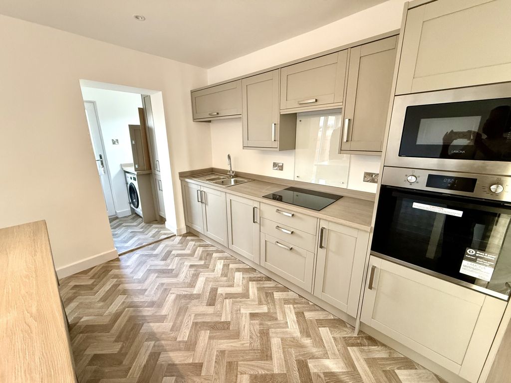 Property photo 3 of 13 Img_2283