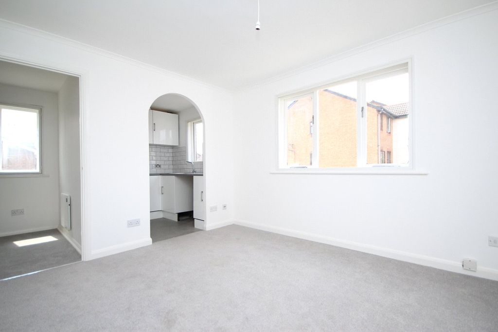 Property photo 3 of 9 Picture No. 17
