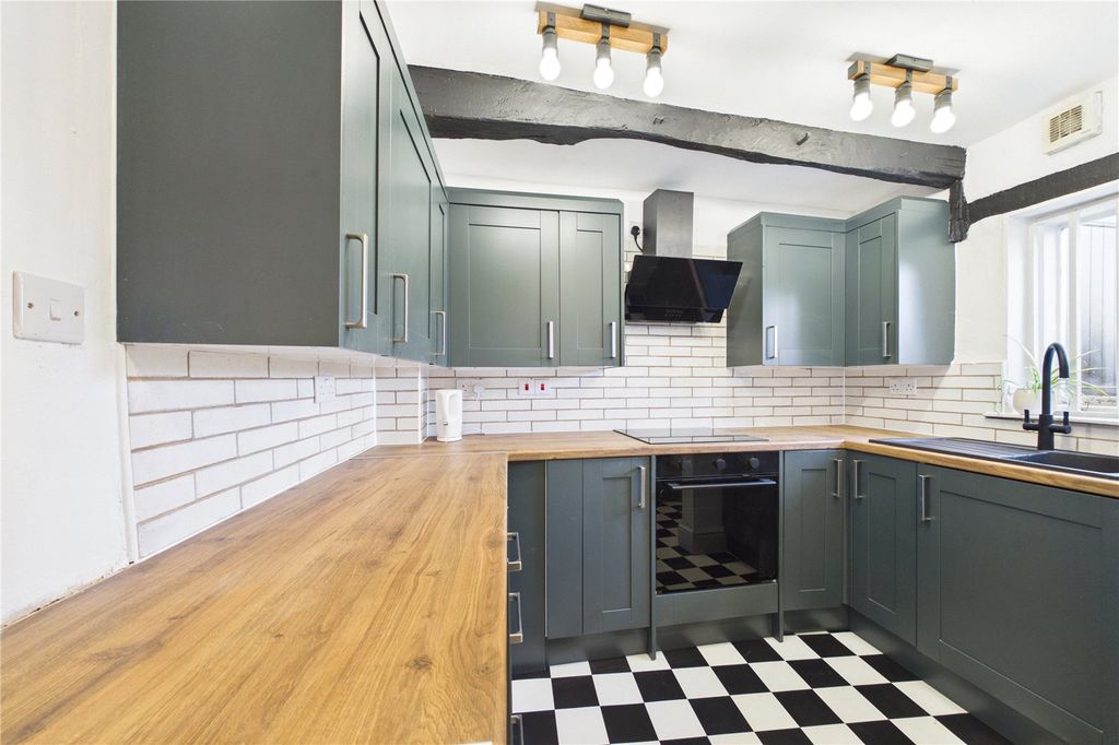 Property photo 1 of 19 Kitchen