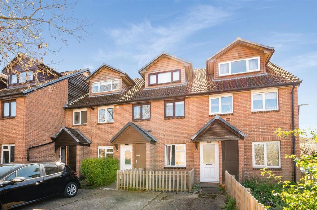 Property photo 1 of 9