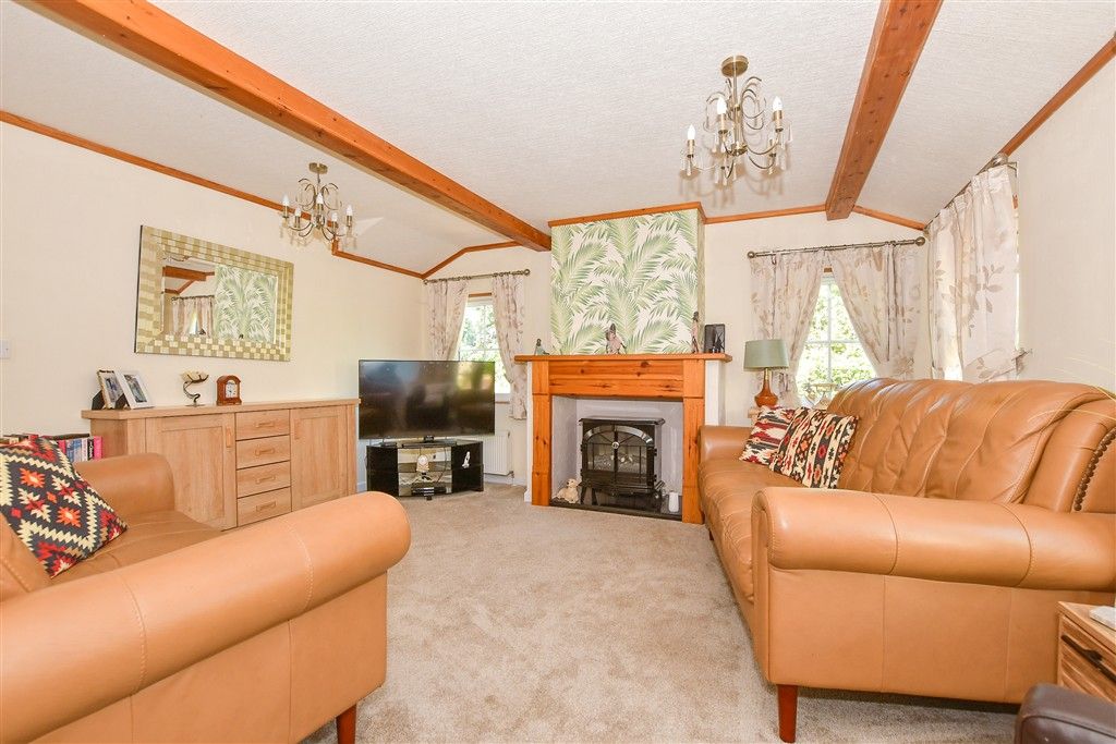 Property photo 3 of 9 Lounge