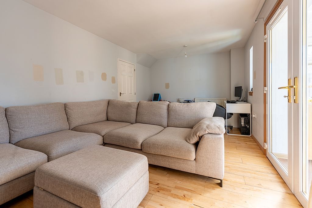 Property photo 2 of 17 Living Room