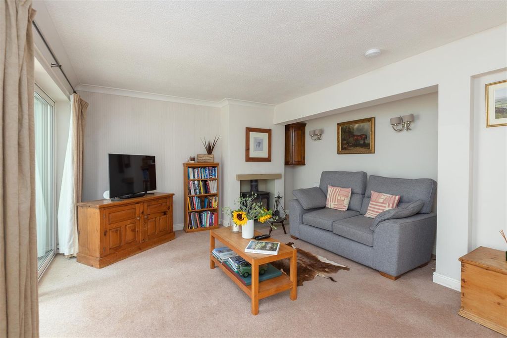 Property photo 2 of 26