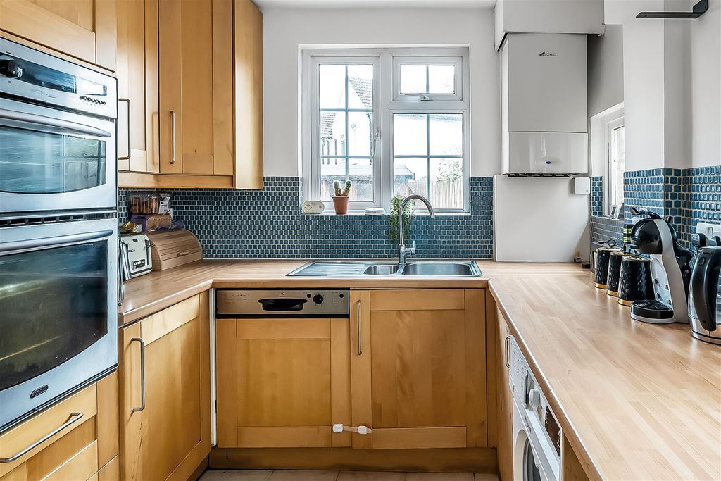 Property photo 3 of 14 9-Rectory-Lane-7.Jpg