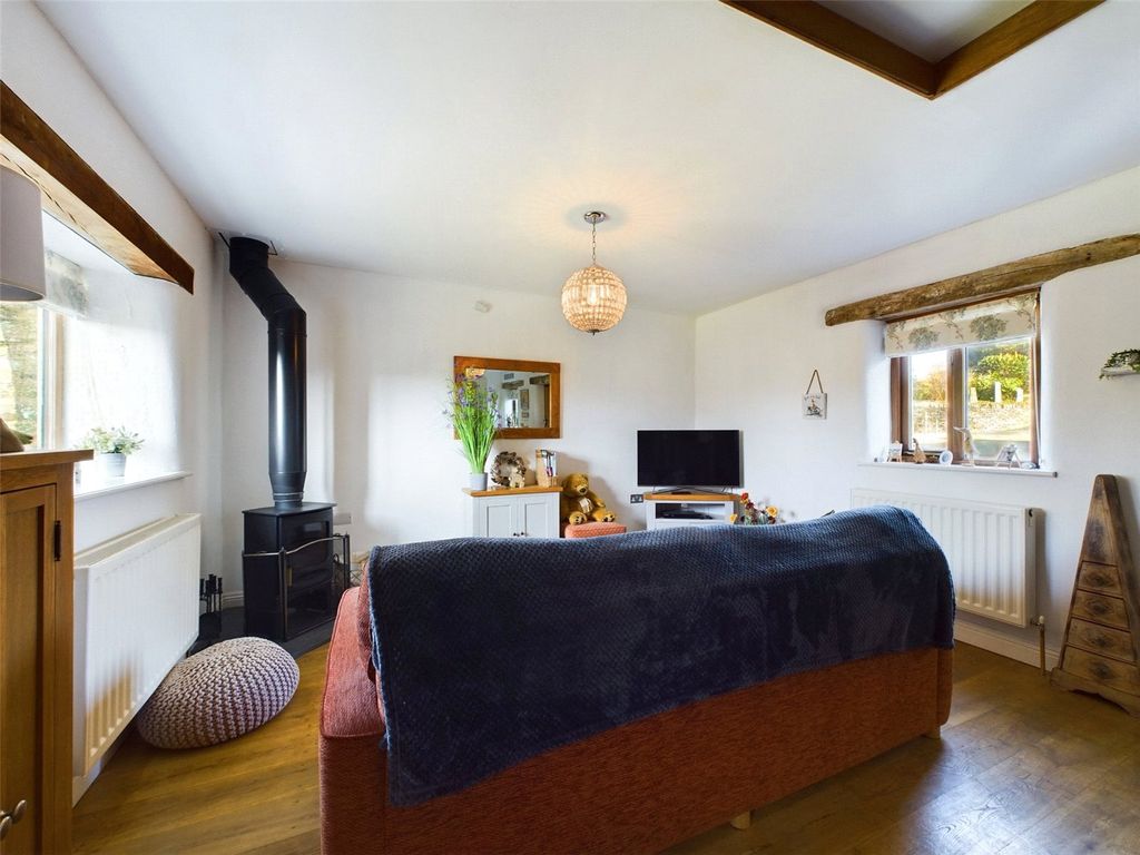 Property photo 3 of 13 Picture No. 18