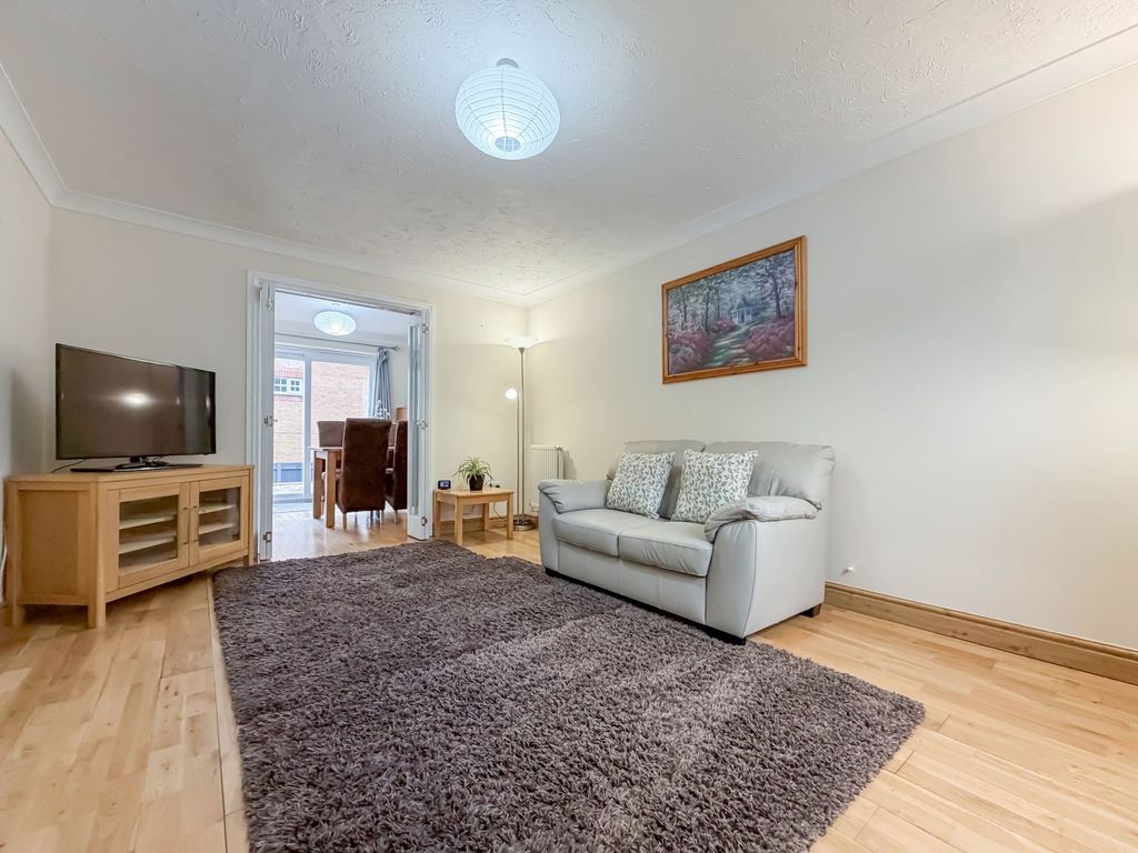 Property photo 2 of 34