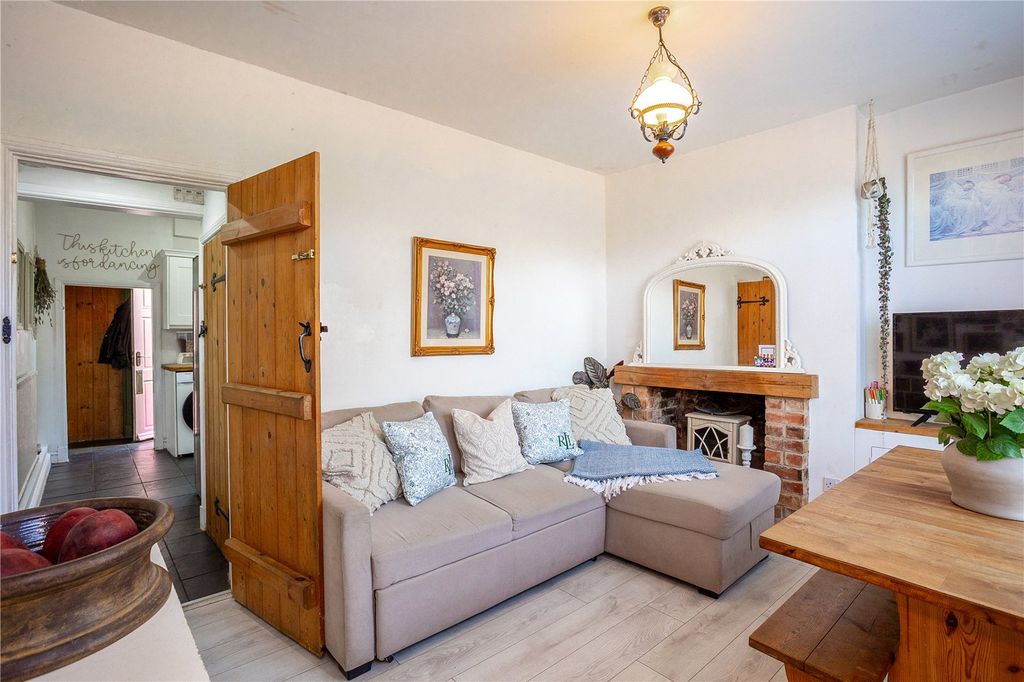 Property photo 2 of 22 Picture No. 27