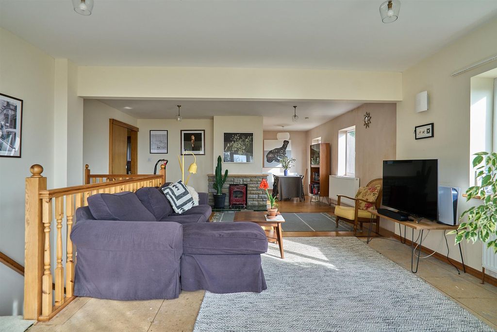 Property photo 3 of 12 03.Jpg