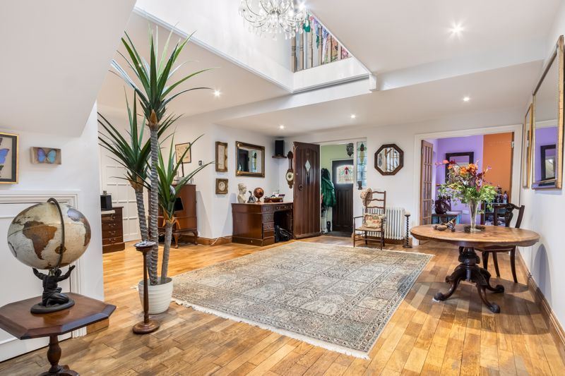 Property photo 3 of 34 Photo 38