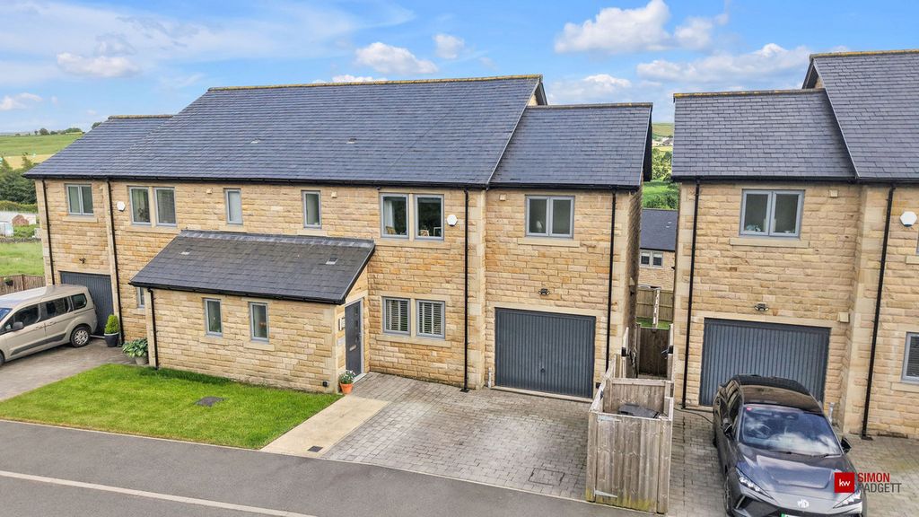 Property photo 1 of 34