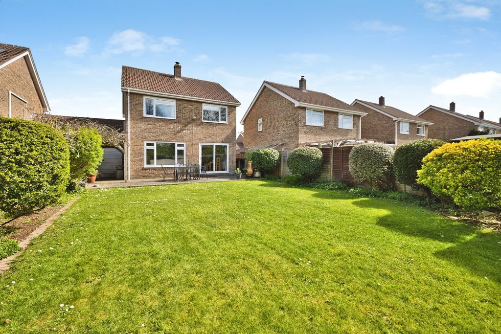 Property photo 2 of 20