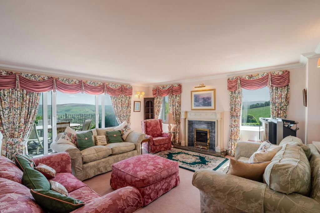 Property photo 3 of 45