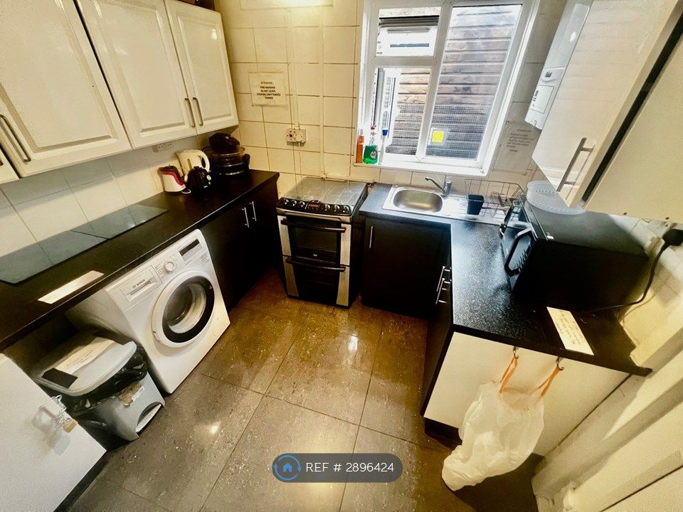 Property photo 2 of 4 Kitchen