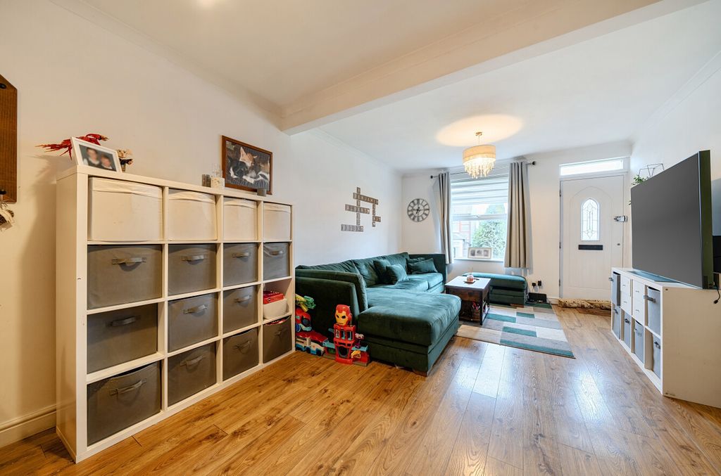 Property photo 2 of 19 1417221-16-6995c3...