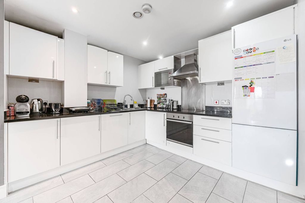 Property photo 2 of 17