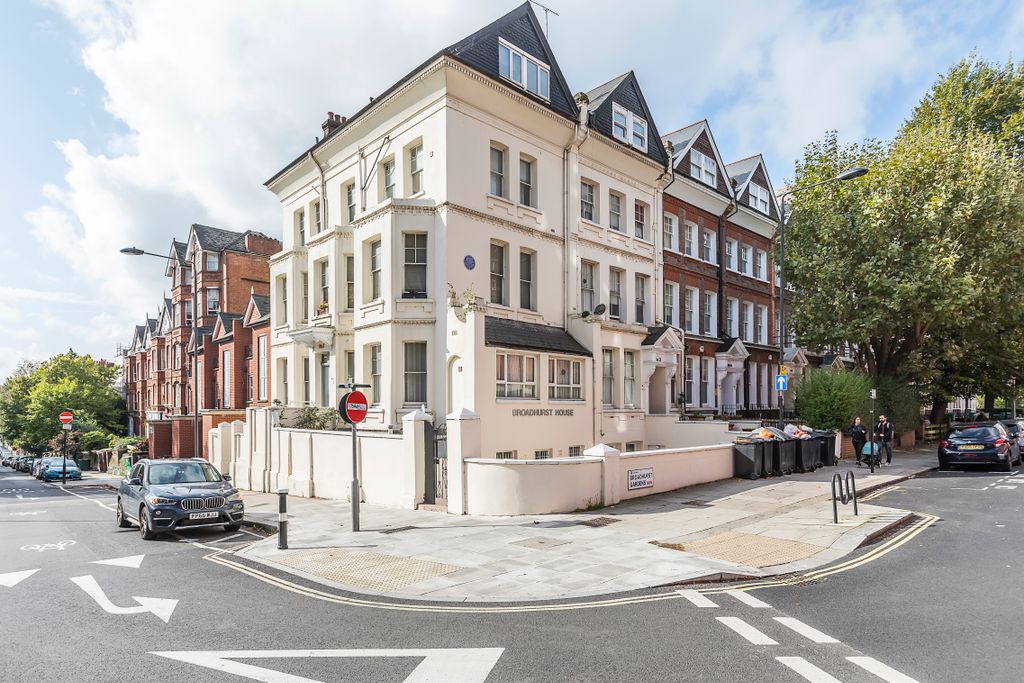 Property photo 1 of 12