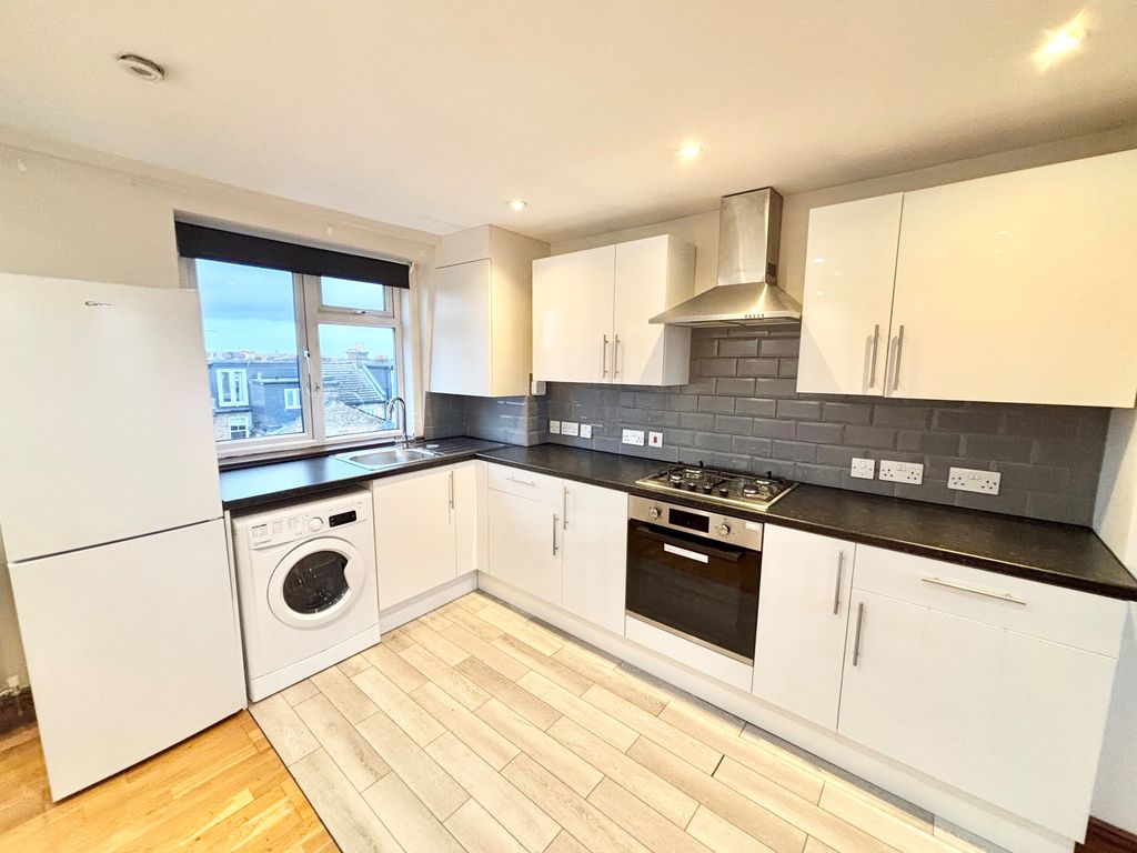 Property photo 2 of 6 Image