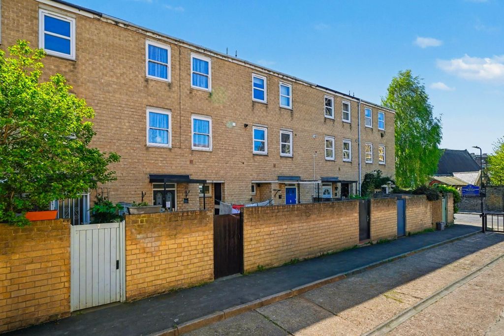Property photo 1 of 11 External