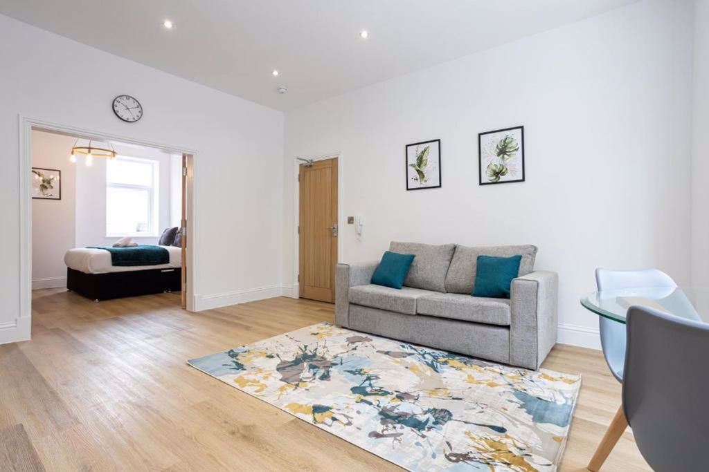 Property photo 3 of 6 Photo 5