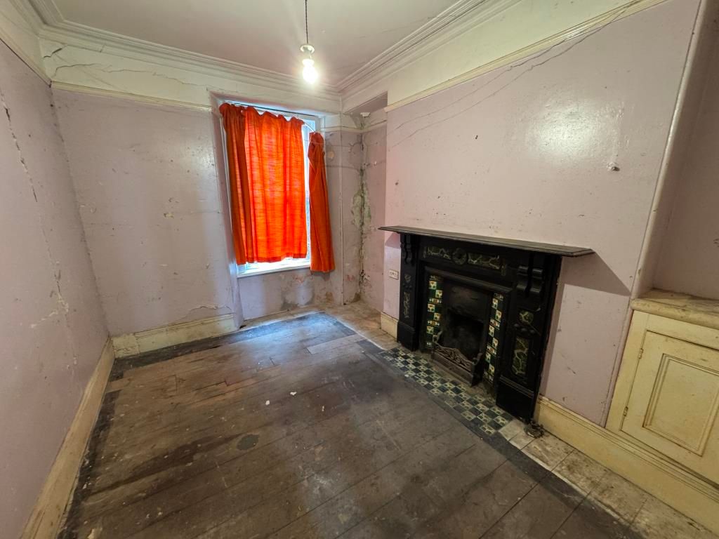 Property photo 3 of 11 Dining Room