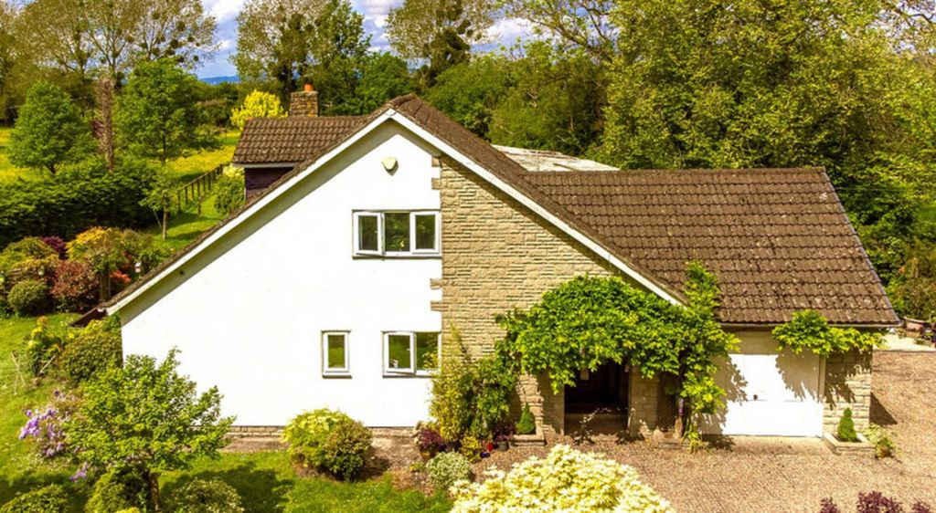 Property photo 1 of 33