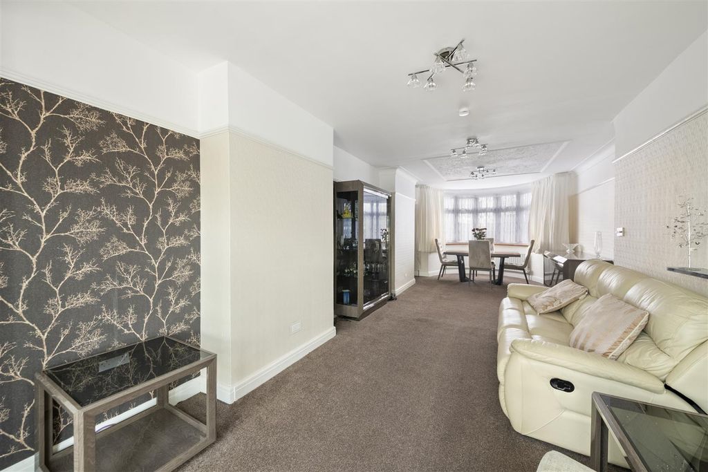 Property photo 2 of 17 2