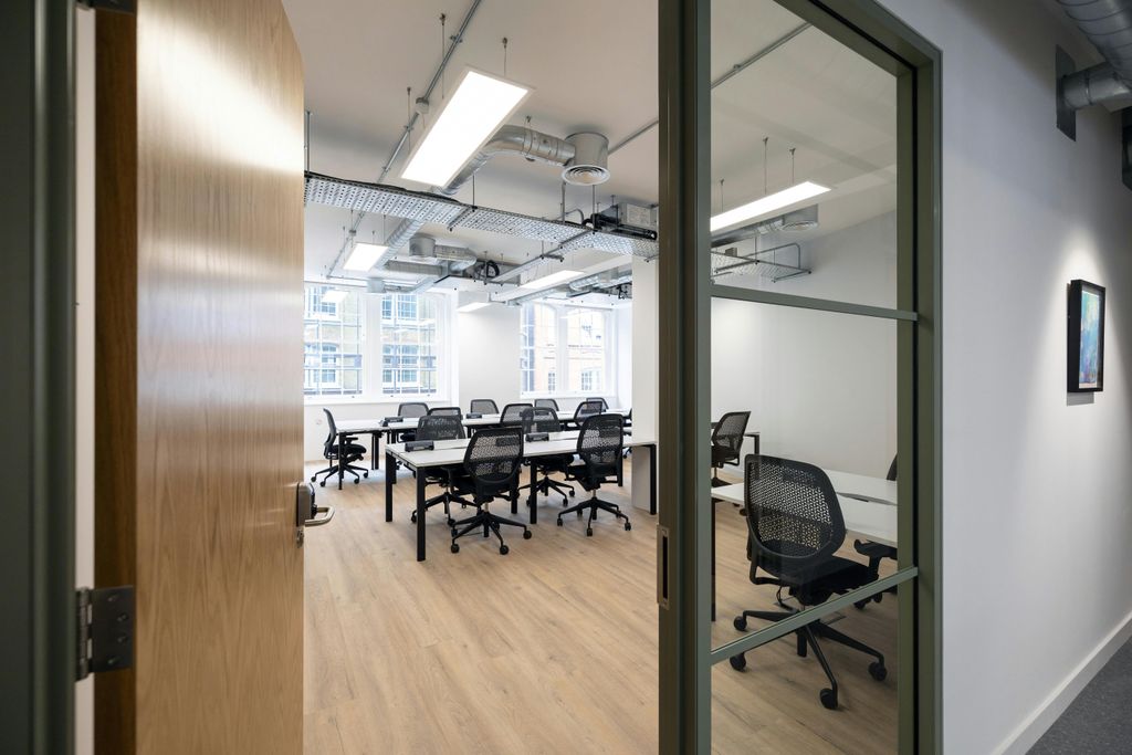 Property photo 2 of 14 Example 17 Person Office.Jpg