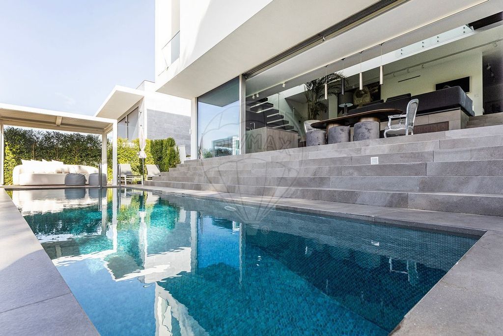 Property photo 1 of 45