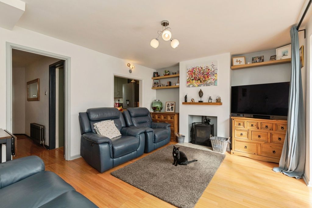 Property photo 3 of 20 Pbox-Img.Jpg