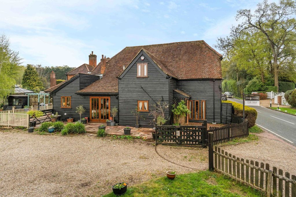 Property photo 1 of 34