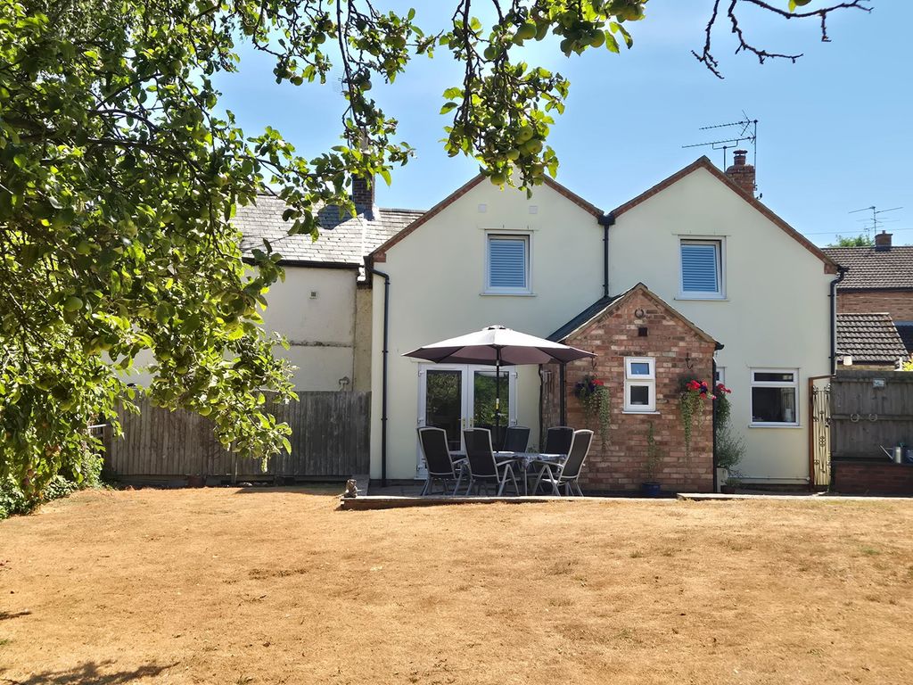 Property photo 1 of 32