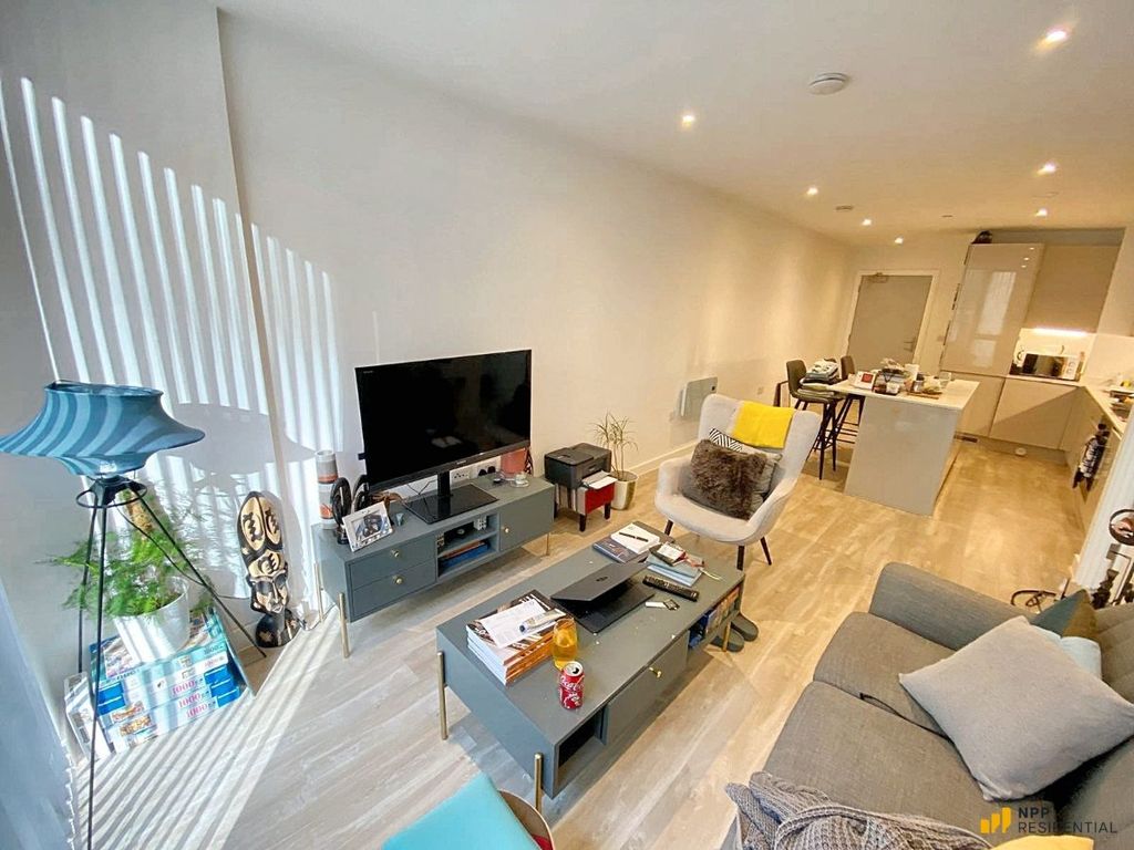 Property photo 1 of 32