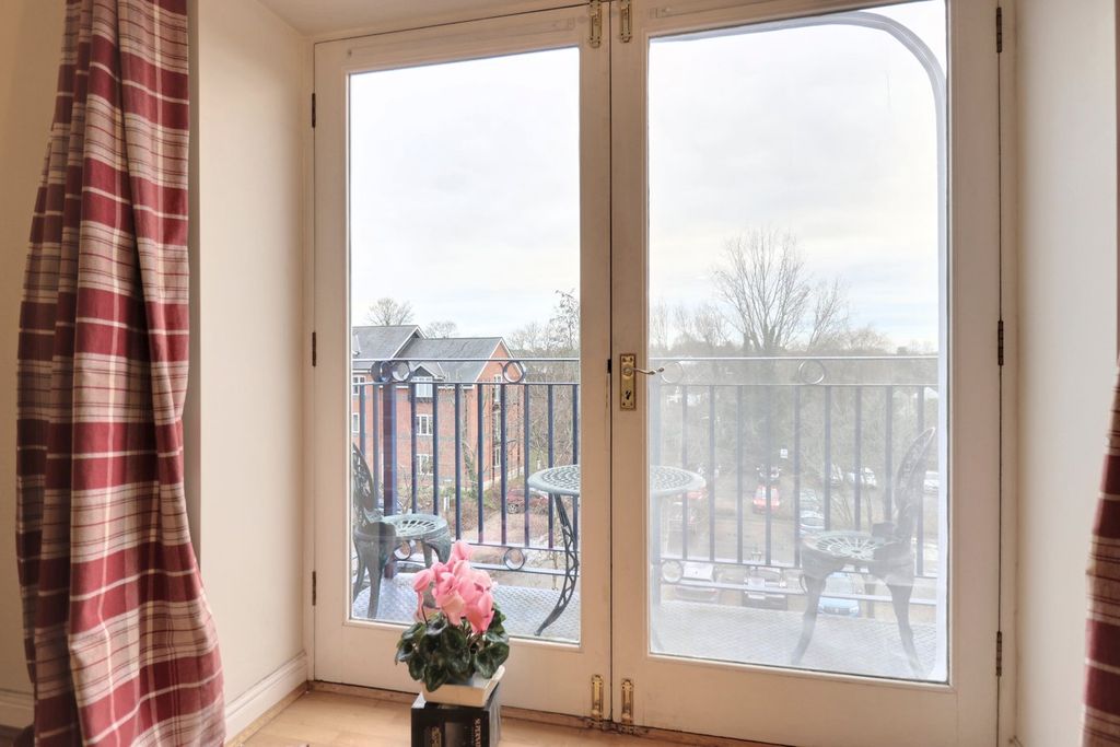 Property photo 3 of 13