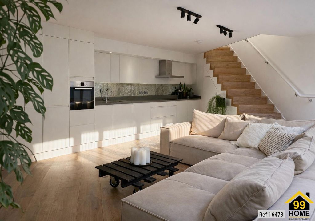 Property photo 2 of 16 Photo 1