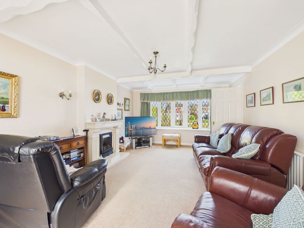 Property photo 2 of 14 Lounge