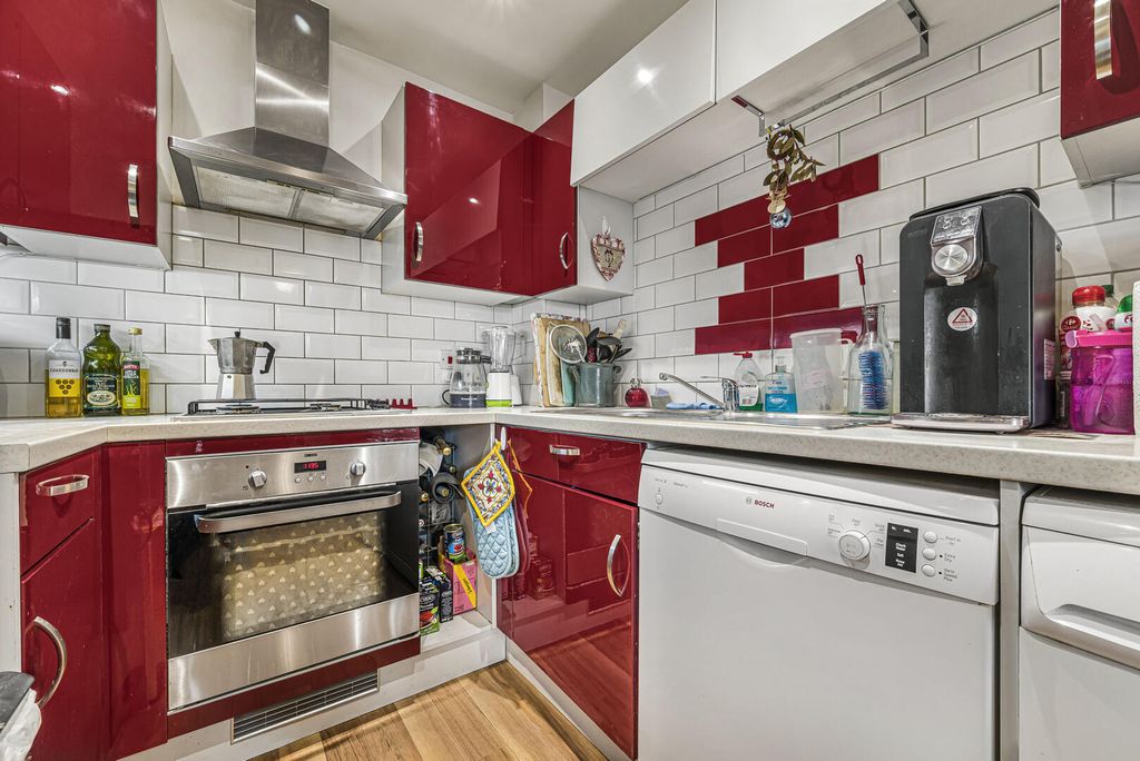 Property photo 2 of 12 Kitchen