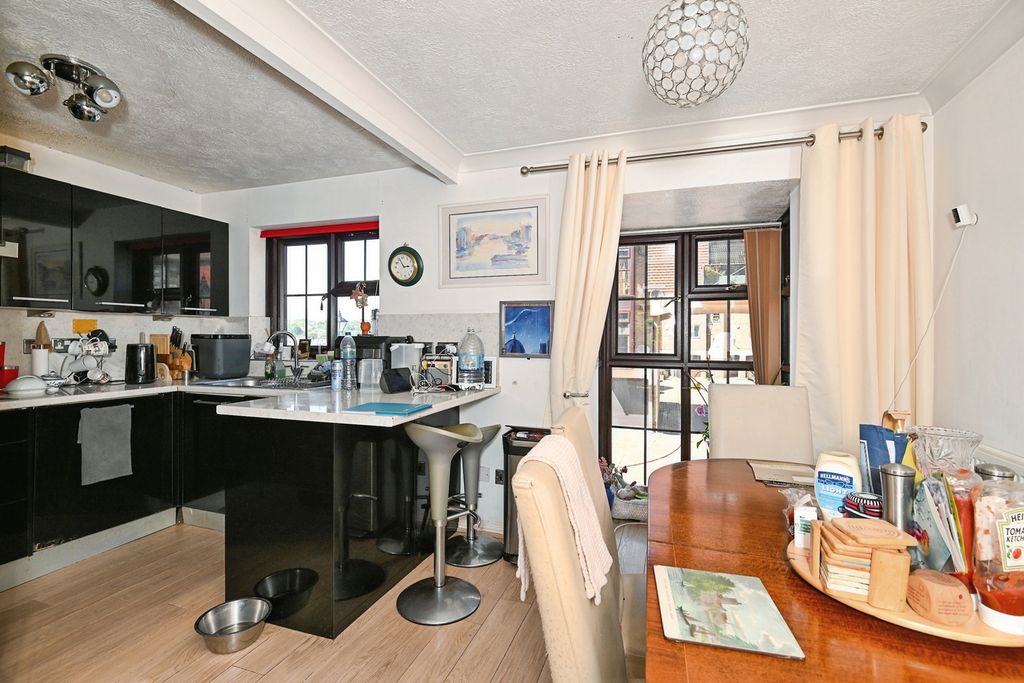 Property photo 2 of 17 Kitchen Diner