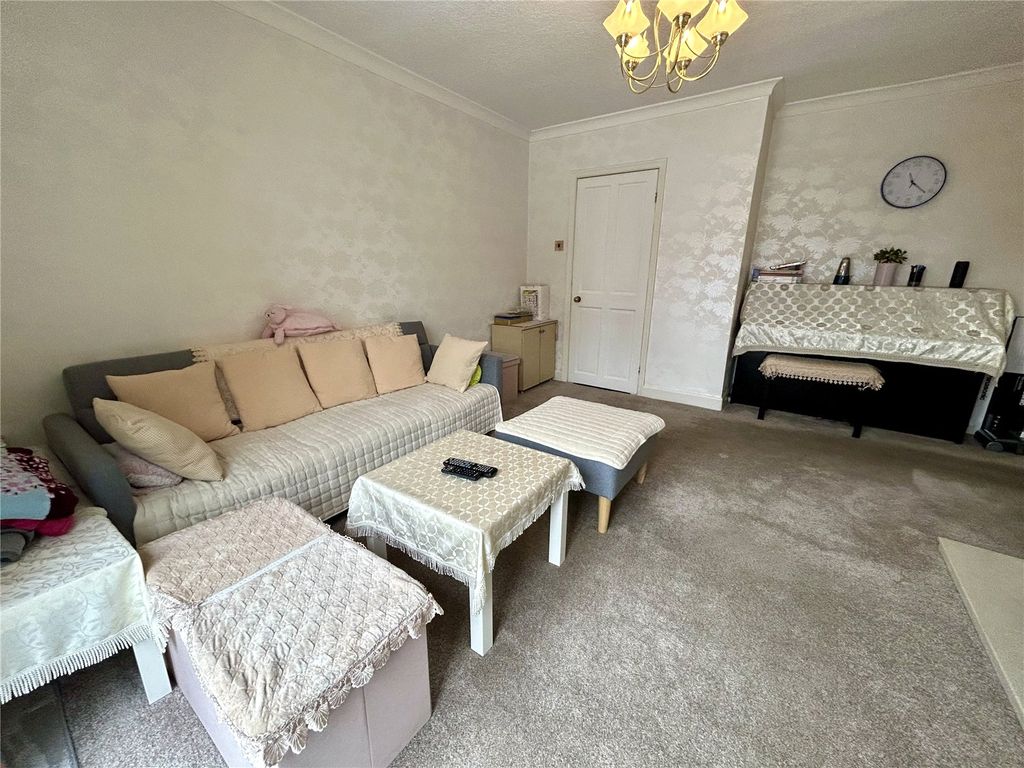 Property photo 2 of 25 Living Room