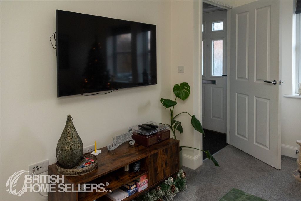 Property photo 3 of 31 Picture No. 21